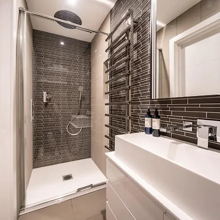 Bol Y Maer, Apartment